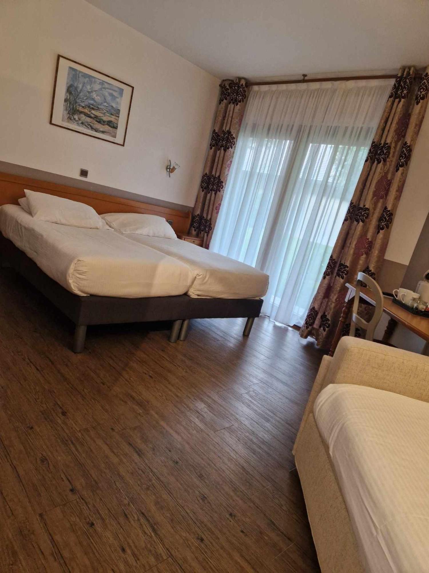 Sure Hotel By Best Western Saint-Quentin Ouest Le Pot D Etain Holnon Ngoại thất bức ảnh