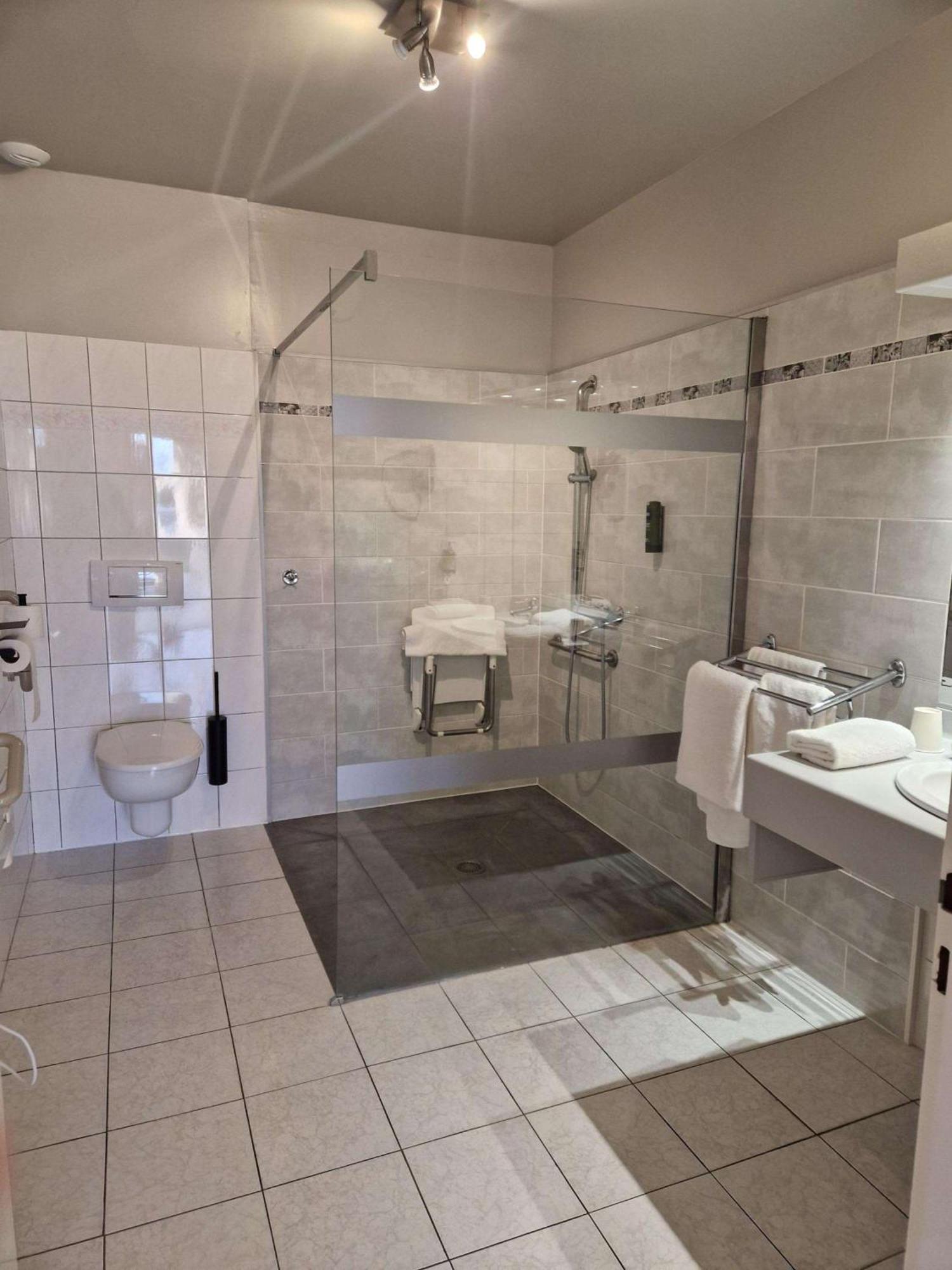 Sure Hotel By Best Western Saint-Quentin Ouest Le Pot D Etain Holnon Ngoại thất bức ảnh